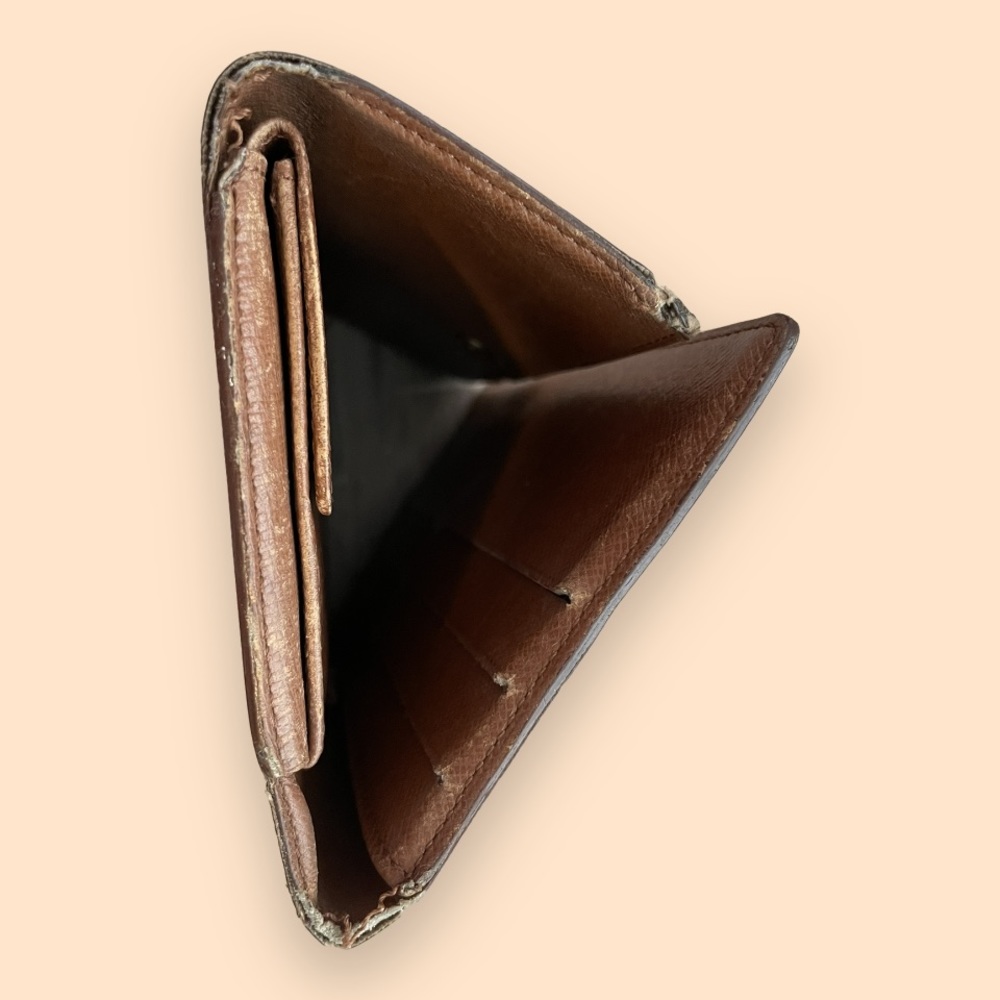 Authentic Louis Vuitton Vintage International Monogram Wallet - Picture 5 of 16